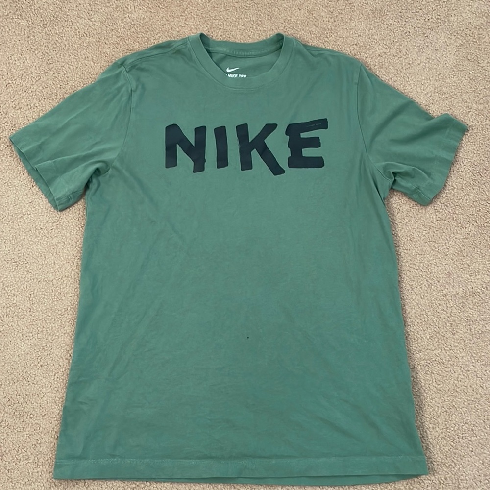 Men’s Nike Tshirt - Small